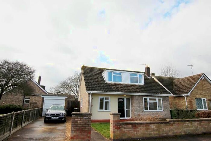 3 Bedroom Chalet To Rent In Lea Gardens, Peterborough, PE3