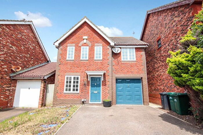 4 Bedroom Detached House To Rent In Wayfield Avenue, Hove, East Sussex, BN3