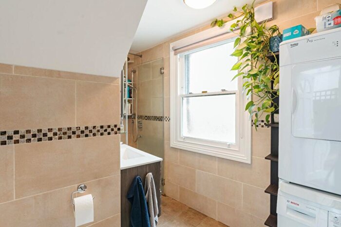 2 Bedroom Flat For Sale In St Peters Street, Angel, N1 - Photo 12