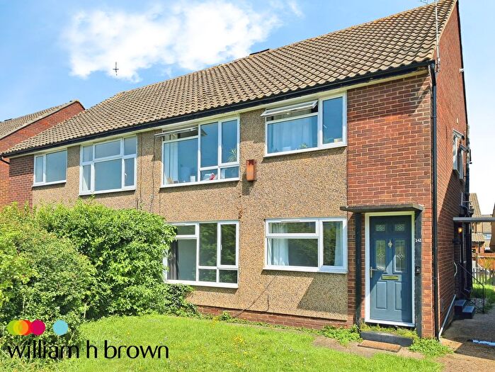 2 Bedroom Maisonette To Rent In Marlborough Gardens, Upminster, RM14