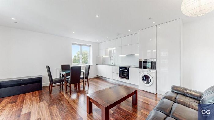 1 Bedroom Apartment To Rent In Keats Place, London, N11