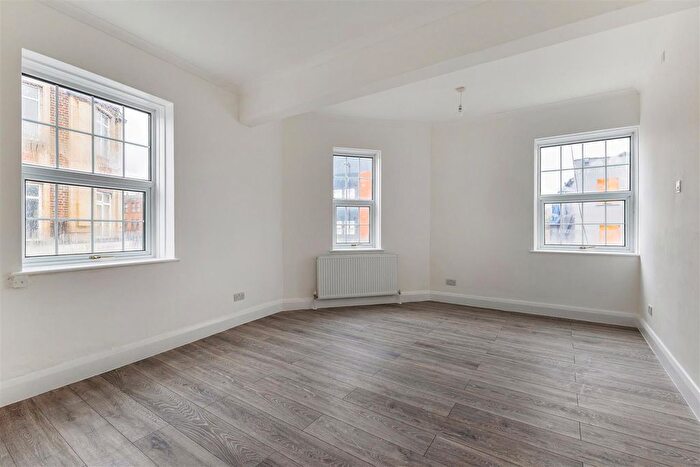 1 Bedroom Flat To Rent In South End, Croydon, CR0