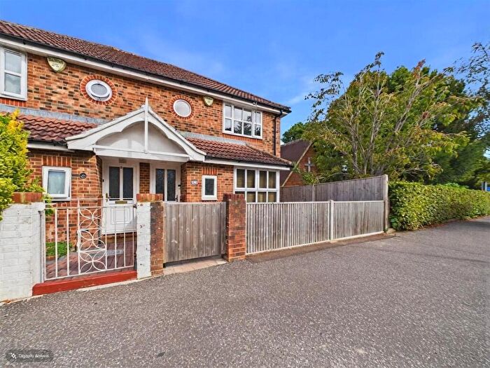 3 Bedroom House To Rent In Gales Drive, Crawley, RH10