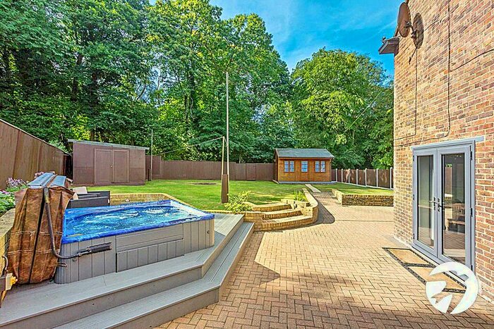 3 Bedroom Semi-Detached House For Sale In Stockers Hill Road, Rodmersham, Sittingbourne, Kent, ME9