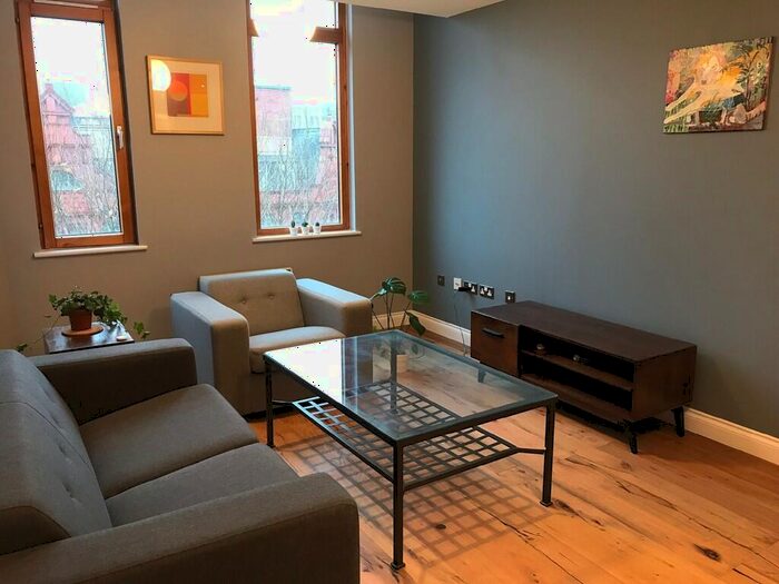 2 Bedroom Apartment To Rent In Chatsworth House, Lever Street, Manchester, M1