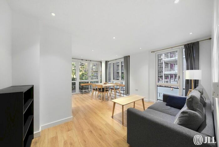 2 Bedroom Flat To Rent In Devan Grove, London, N4