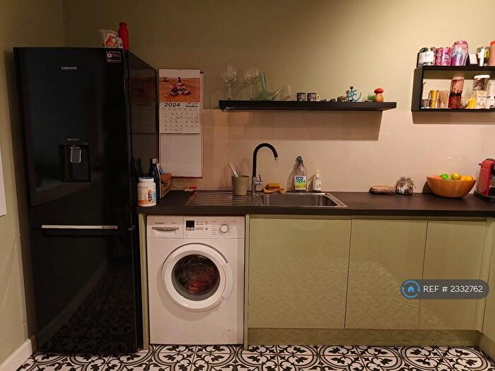 1 Bedroom Flat To Rent In Broadwalk, Birmingham, B1