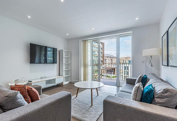 2 Bedroom Apartment To Rent In Admiralty House, London Dock, E1