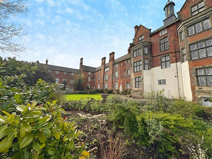 1 Bedroom Apartment For Sale In The Close, Dunmow, CM6