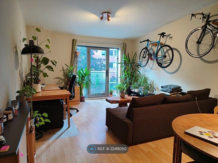 1 Bedroom Flat To Rent In Broadwalk, Birmingham, B1