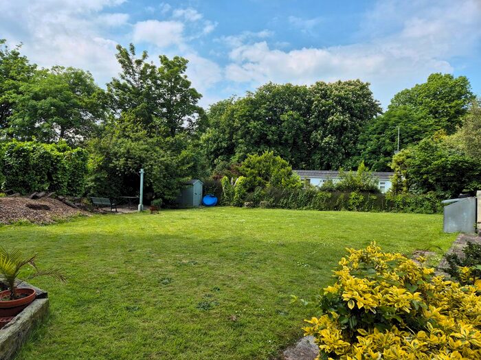 2 Bedroom Flat To Rent In Acadia Road, Torquay, TQ1