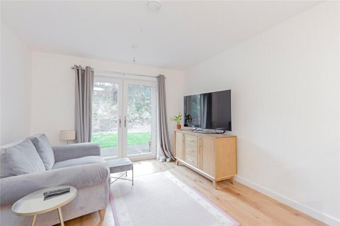 2 Bedroom Apartment To Rent In Sunnybank Place, Lower London Road, EH7