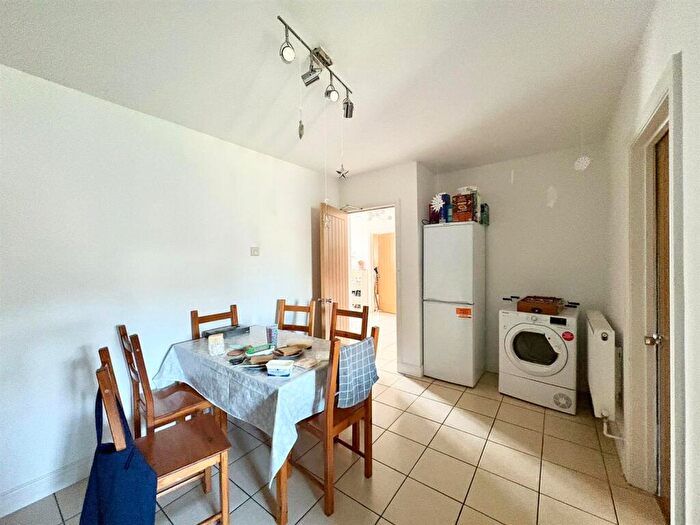 4 Bedroom House To Rent In Selston Drive, Nottingham, NG8