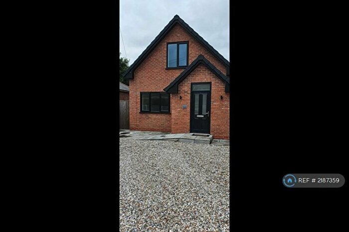 3 Bedroom Bungalow To Rent In Thornley Lane South, Tameside, SK5