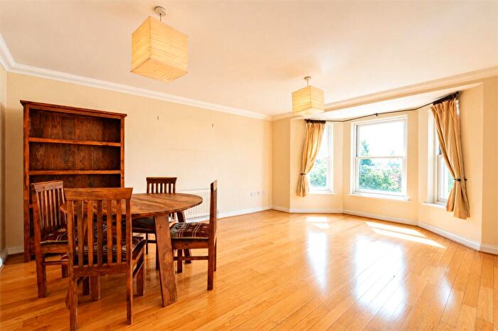 2 Bedroom Apartment To Rent In Belmont Hill, London, SE13