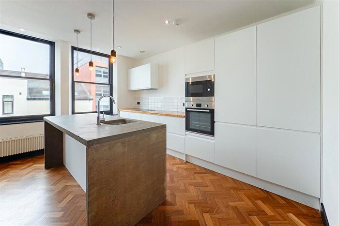 3 Bedroom Apartment To Rent In Spear Street, M1