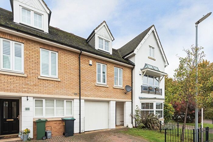 3 Bedroom Town House To Rent In Shepherds Farm, Mill End, Rickmansworth, WD3