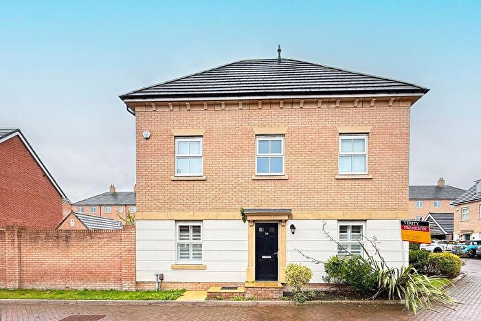 4 Bedroom End Of Terrace House For Sale In Pickering Gardens, Harrogate, HG1