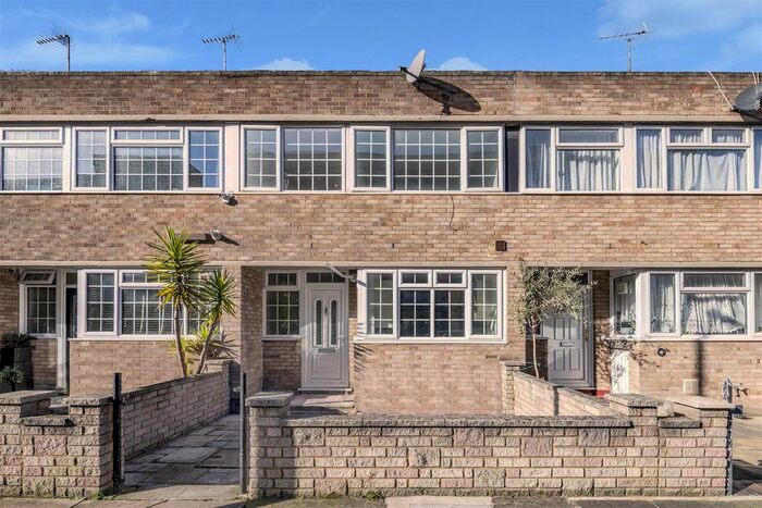 3 Bedroom Terraced House To Rent In West Arbour Street, London, E1