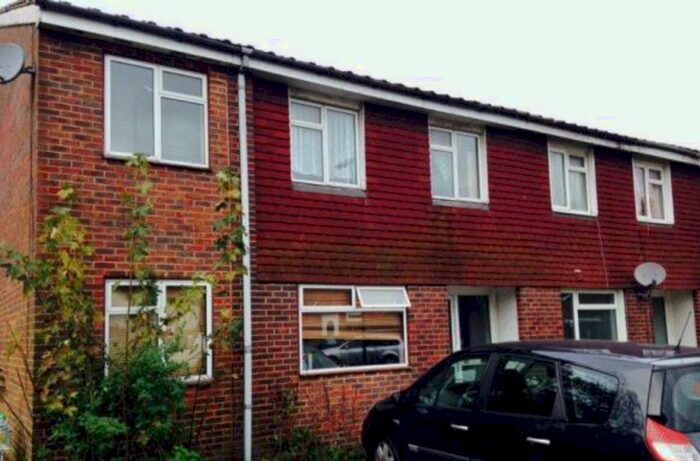 7 Bedroom Semi-Detached House To Rent In Westfield Road, Crawley, RH11