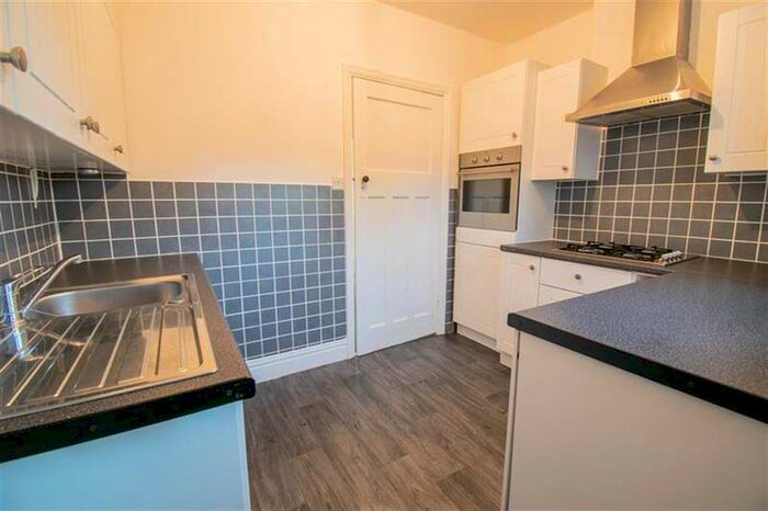 2 Bedroom Flat To Rent In Ovington Grove, Newcastle Upon Tyne, NE5