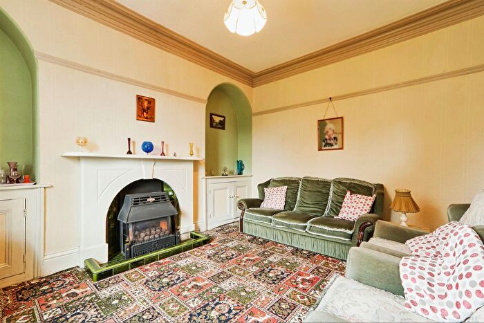 3 Bedroom Terraced House For Sale In King Street, Yeadon, Leeds, LS19