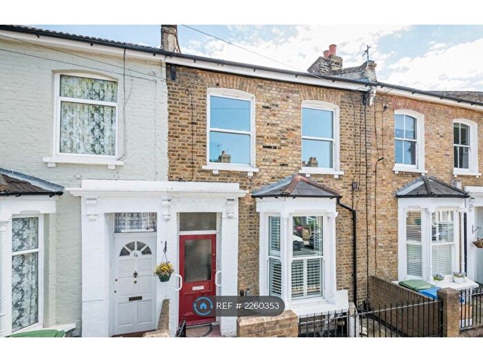 1 Bedroom Flat To Rent In Peckham, London, SE15