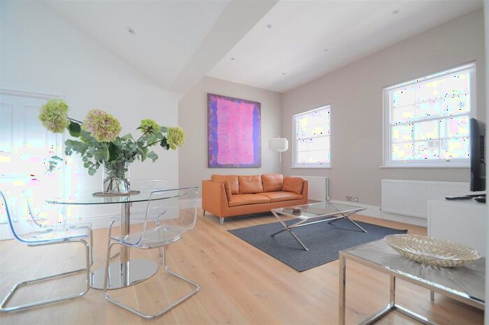 2 Bedroom Flat To Rent In High Street, Guildford, GU1