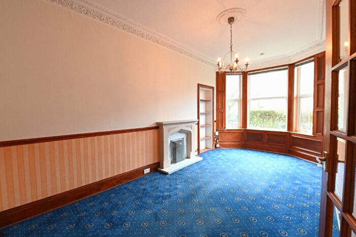 2 Bedroom Flat To Rent In Connaught Place, Trinity, Edinburgh, EH6