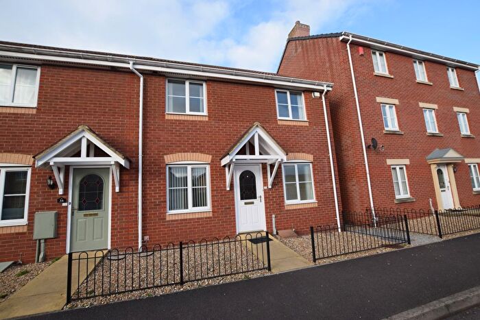 3 Bedroom End Of Terrace House To Rent In Severn Drive, Taunton, Somerset, TA1