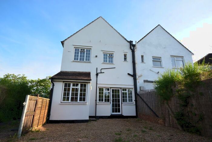 1 Bedroom Maisonette To Rent In Laleham Road, Shepperton, TW17