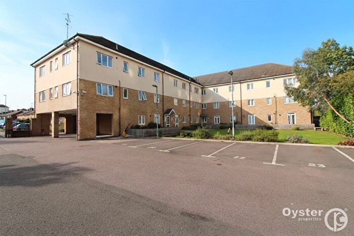 2 Bedroom Flat To Rent In York Way, Watford, WD25