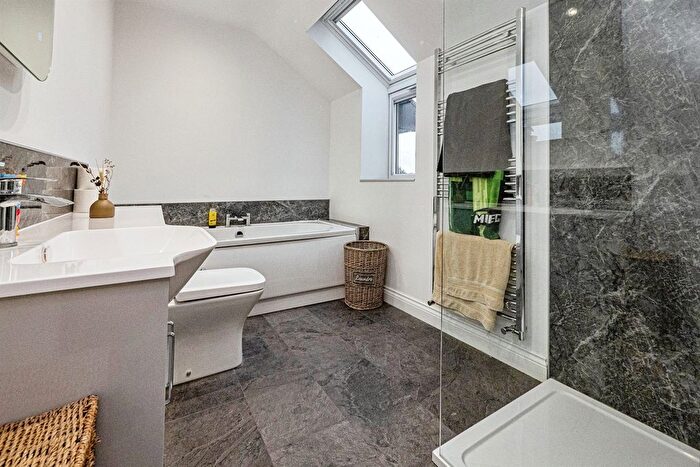 5 Bedroom Detached House For Sale In Main Street, Fridaythorpe, Driffield, YO25