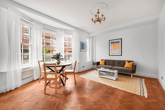 1 Bedroom Flat For Sale In Queens Court, Queensway, W2