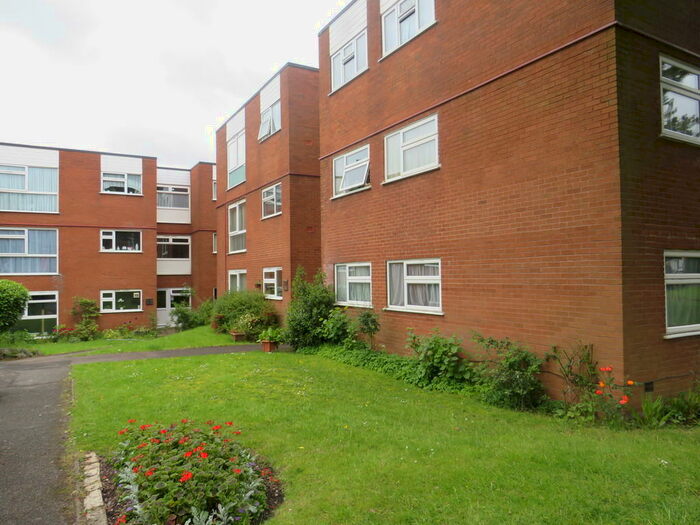 2 Bedroom Flat To Rent In Walsall Road, Four Oaks, B74