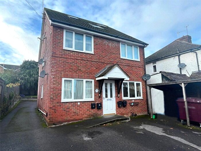1 Bedroom Flat To Rent In Highland Road, Aldershot, Hampshire, GU12