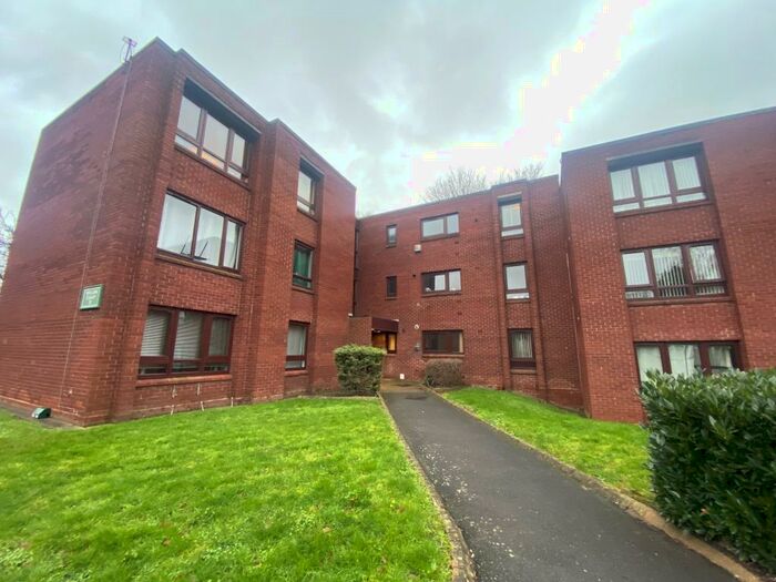2 Bedroom Apartment To Rent In Willow Court, Bowlas Avenue, Sutton Coldfield., B74
