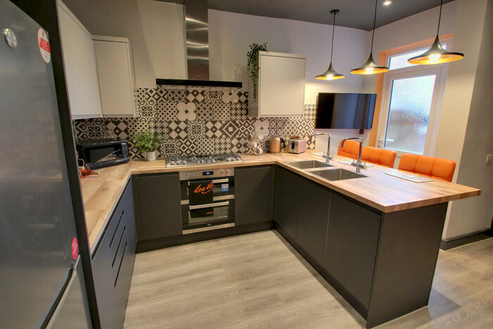 6 Bedroom Terraced House To Rent In Danvers Road, Leicester, LE3