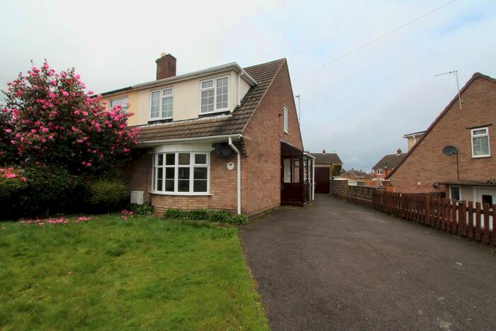 3 Bedroom Semi-Detached House To Rent In Wigford Road, Dosthill, Tamworth, B77