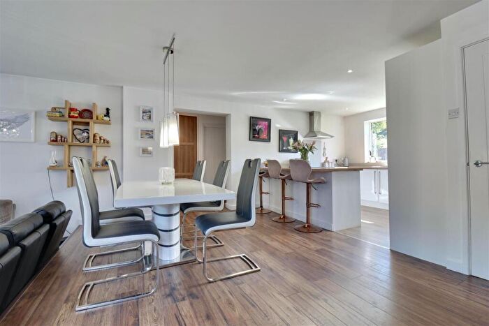 5 Bedroom House For Sale In London Road, Horndean, Waterlooville, PO8