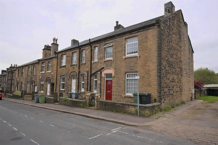 2 Bedroom End Of Terrace House To Rent In Wellington Street, Lindley, Huddersfield, HD3