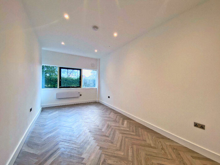 1 Bedroom Apartment To Rent In Oakley Place, Fleet, GU52