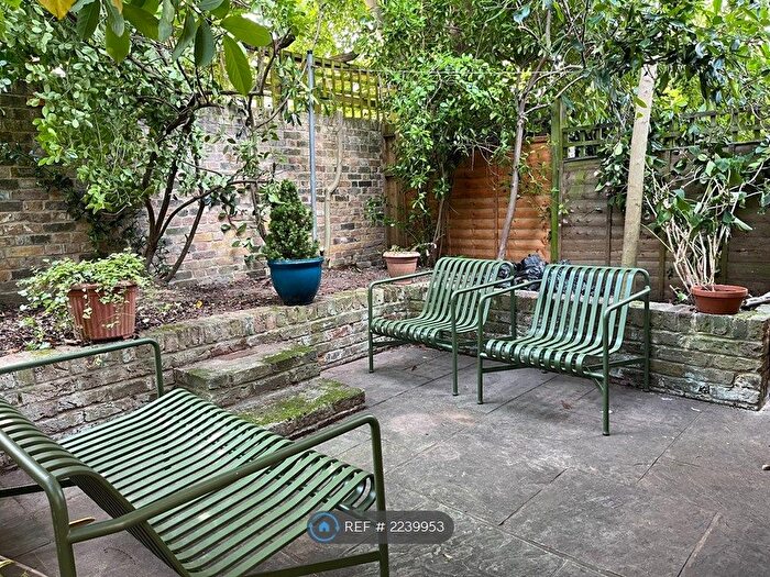 1 Bedroom Flat To Rent In Houblon Road, Richmond, TW10