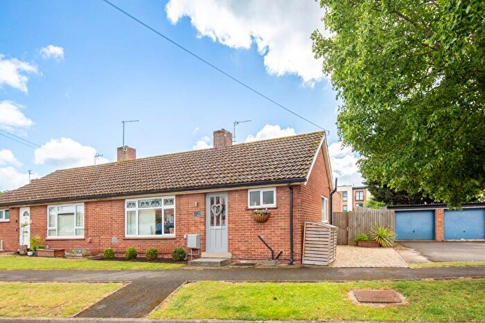 2 Bedroom Semi-Detached Bungalow For Sale In , Blake Road, Bicester, Oxfordshire, OX26