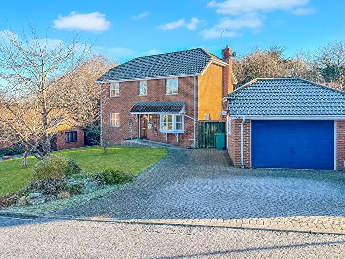 4 Bedroom Detached House For Sale In Green Lane, Cowes, PO31