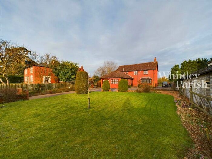 4 Bedroom Detached House For Sale In Church Road, Shelfanger, IP22