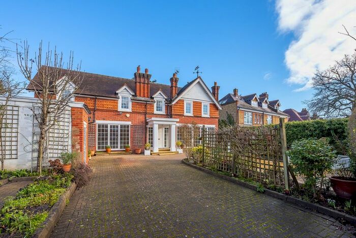 3 Bedroom Detached House To Rent In Southborough Road, Surbiton, KT6