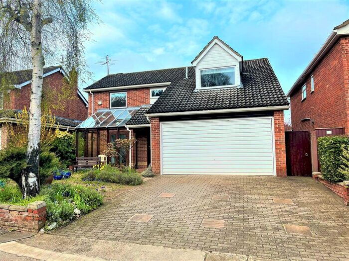 4 Bedroom Detached House For Sale In Henley Road, Ipswich, IP1