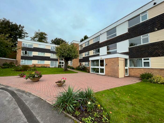 2 Bedroom Flat To Rent In Albany Gardens, Hampton Lane, Solihull, West Midlands, B91