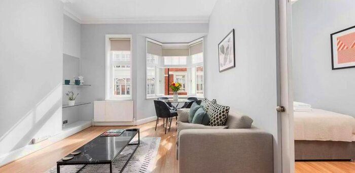 3 Bedroom Flat To Rent In Maddox Street, Mayfair, London, W1S
